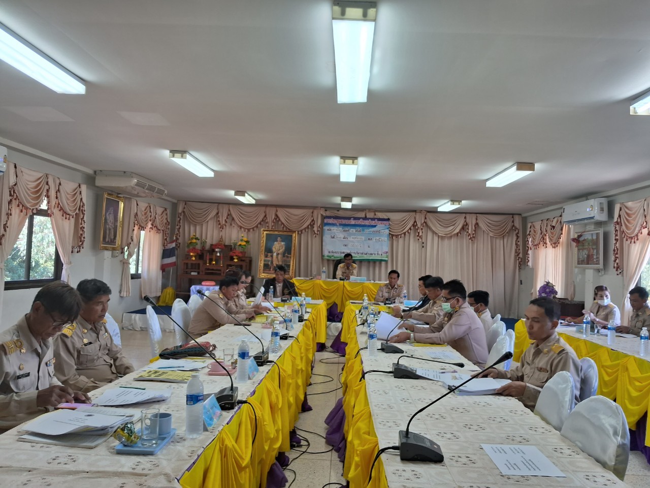 ประชุมสภาองค์การบริหารส่วนตำบลตัวอย่าง สมัยสามัญ  สมัยที่  4  ครั้งที่  1  ประจำปี พ.ศ. 2566 วันที่ 21 เดือนพฤศจิกายน พ.ศ. 2566